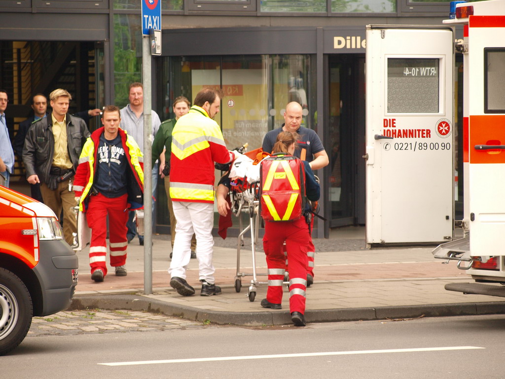 Evtl Selbstmord Auslaenderamt Koeln Kalk Dillenburgerstr P10.JPG